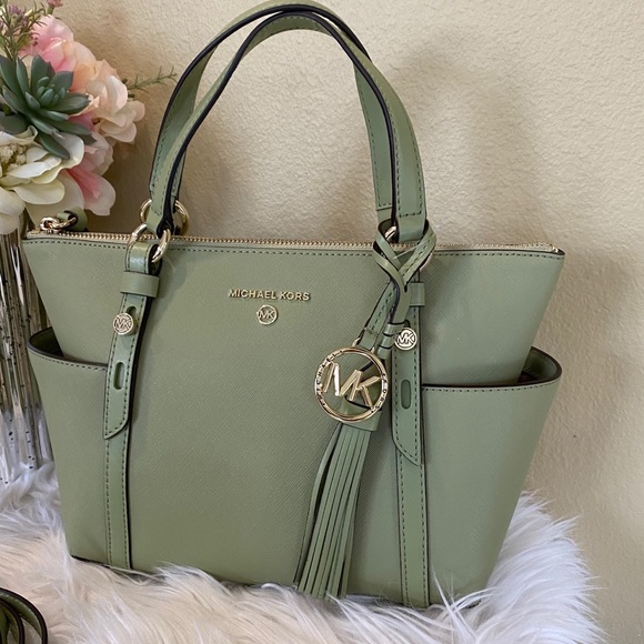 Michael Kors Nomad S Convertible Tote Xbody bag - Picture 4 of 14